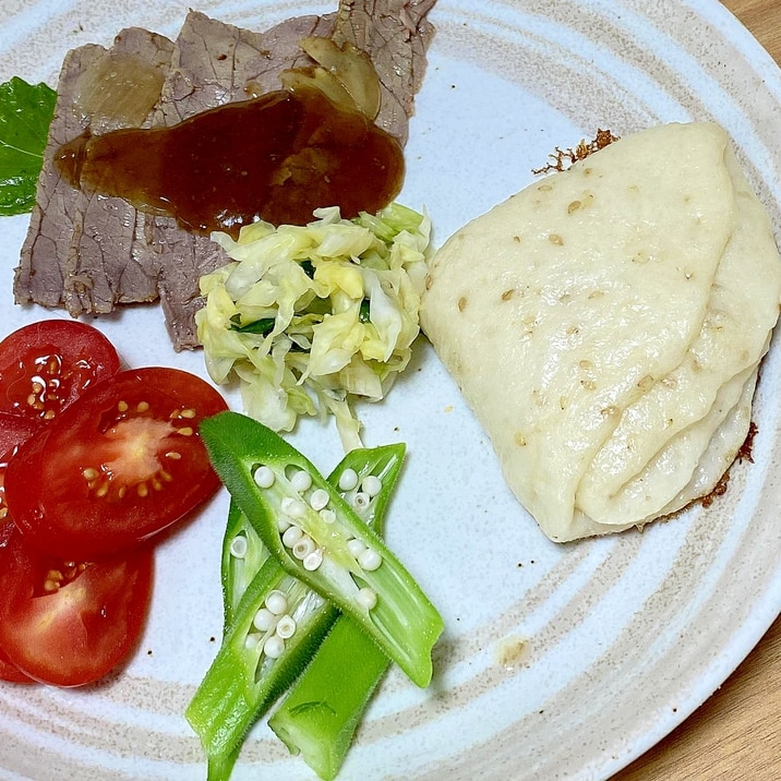 フライパンで、中華によく合う白ごまパン